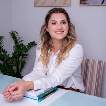 Dra Renata Areosa